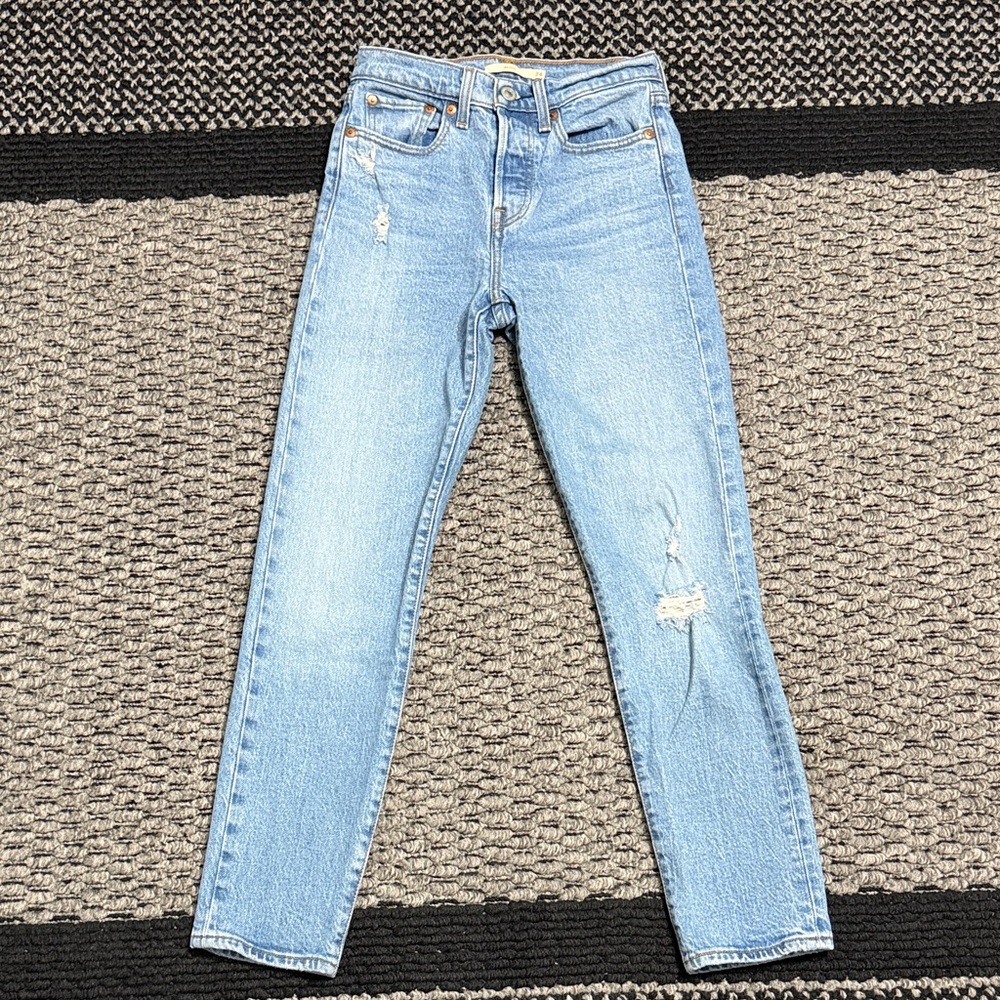 Levi’s Wedgie Straight Jeans Woman’s Sz 24 BIG E Distressed Button Fly Y2K Retro